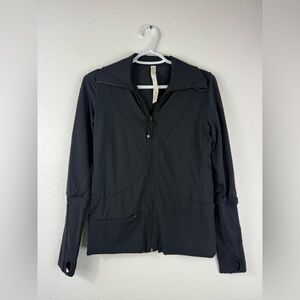 Lululemon Women's Black Jacket size 6